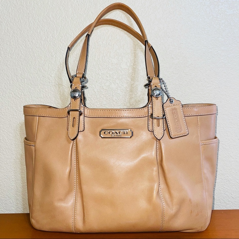 Coach East West Gallery Tote F15147 - Camel/Tan color